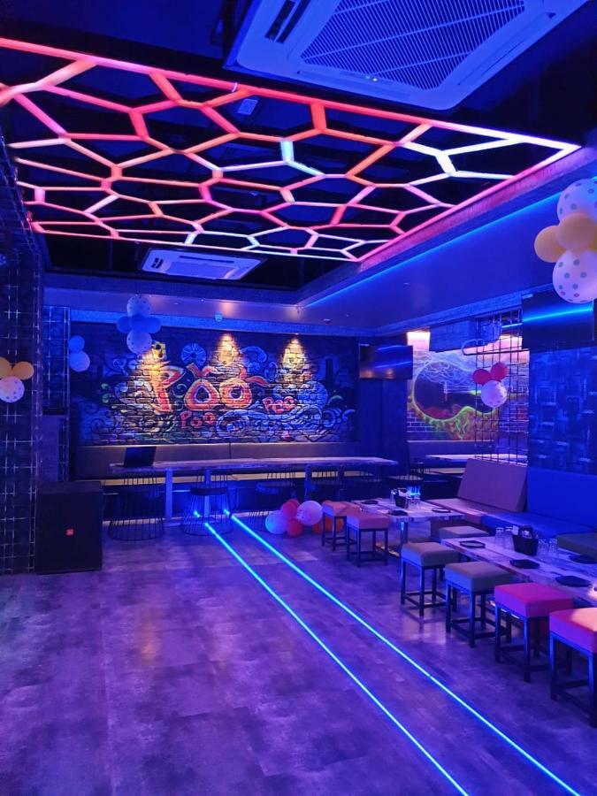 Virat Ambe Sports Club Hotel Ulhasnagar Bagian luar foto